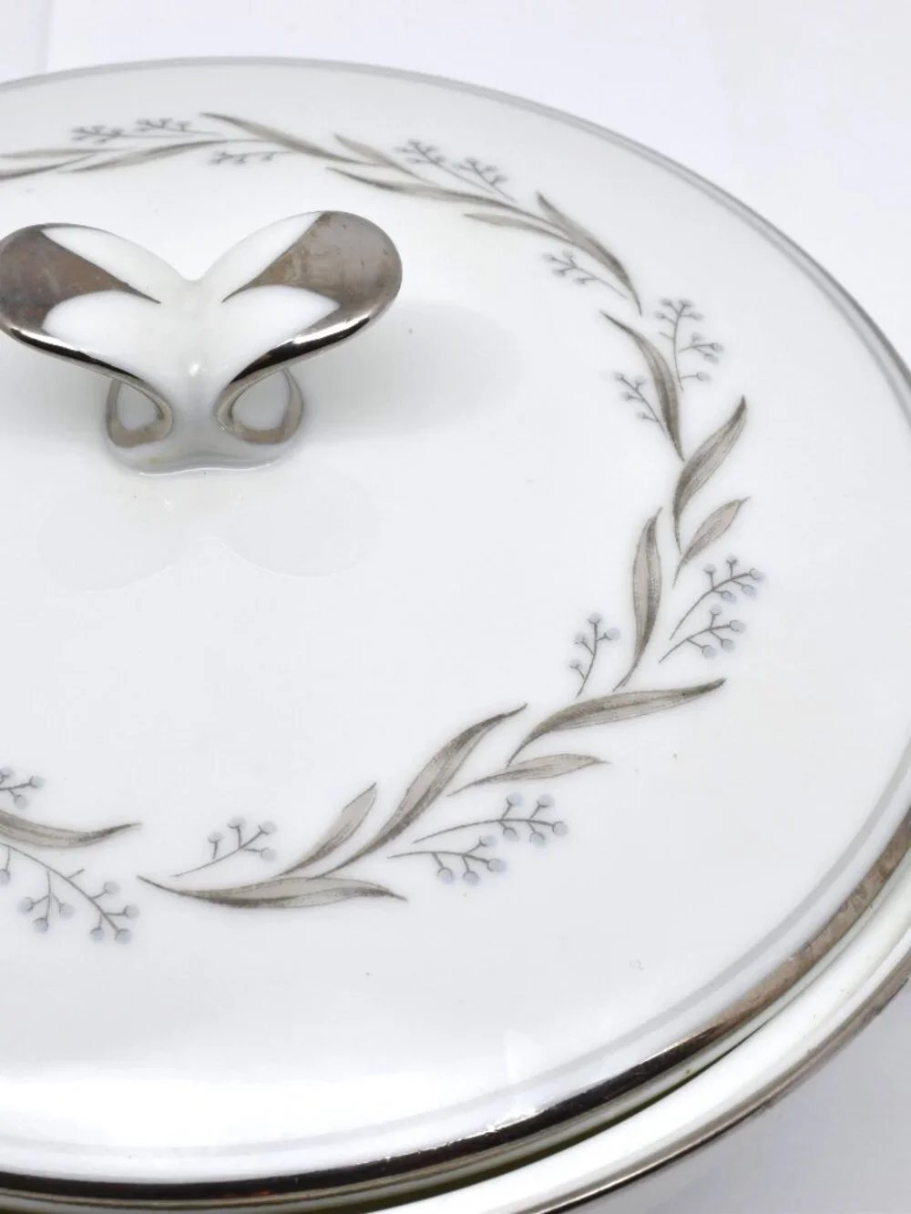 Noritake Almont Blue Berries with Grey Leaves Sugar Bowl, 1960-1966